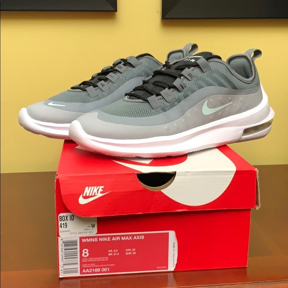 Nike Shoes - NEW WMNS Nike air max AXIS